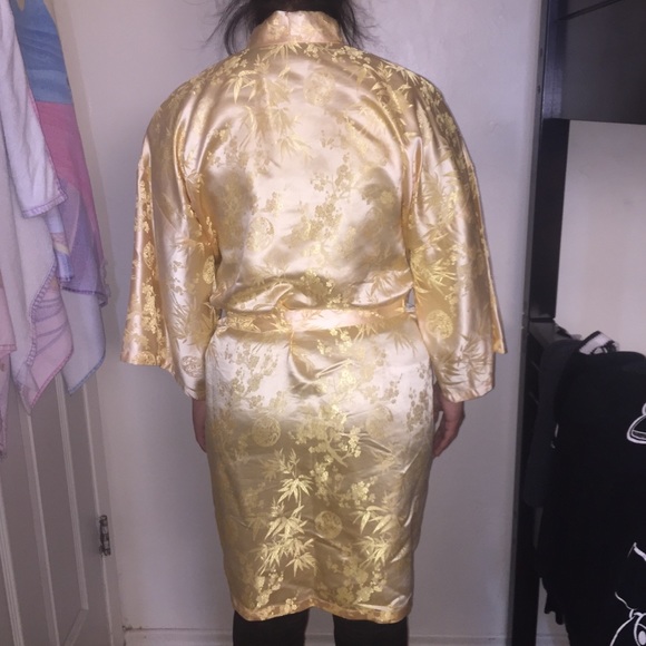 Robe - Picture 6 of 6